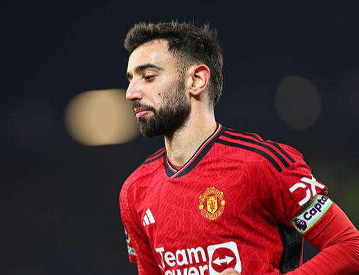 曼联队长B费本赛季英超数据领跑，展现卓越进攻组织才能