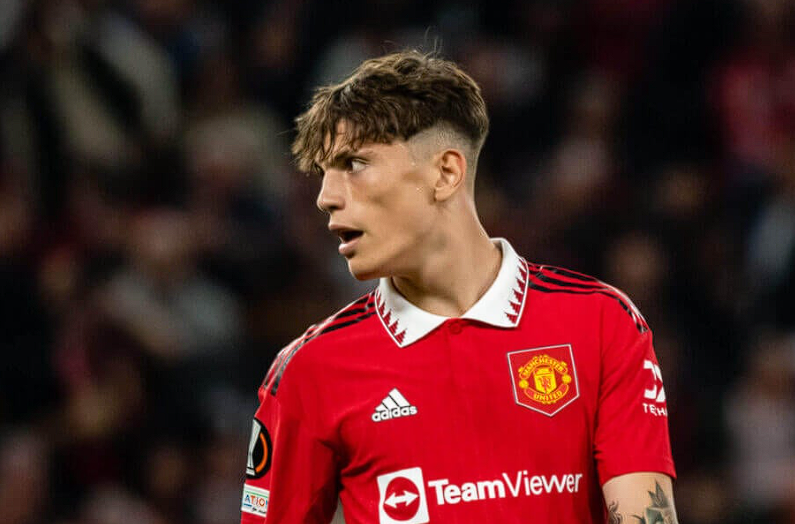 切尔西球员加纳乔超速驾驶受罚，事发于离曼联前夕